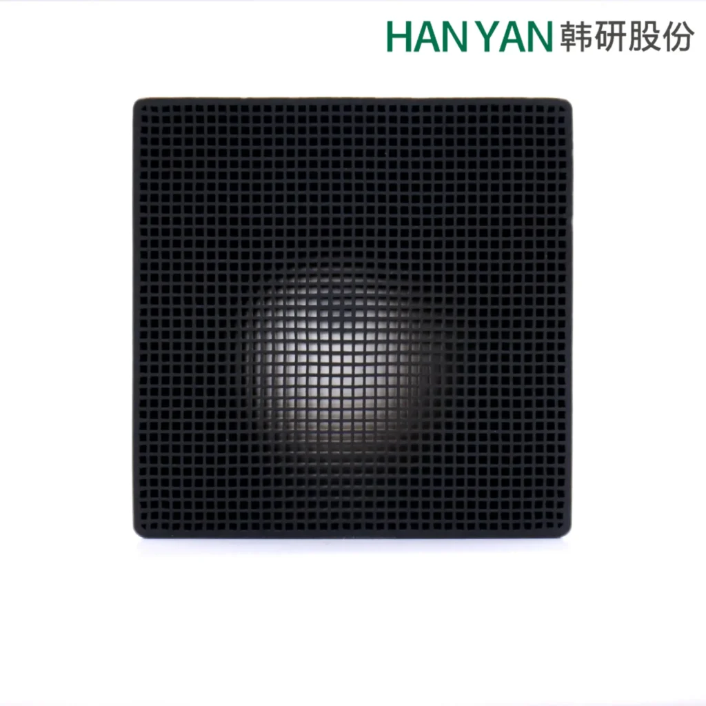 Honeycomb activated carbon with 400 CPSI